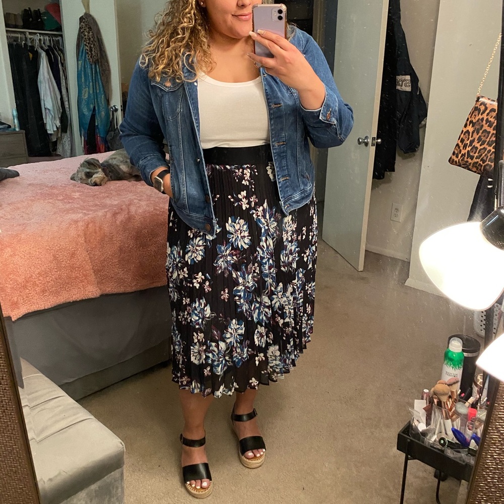 Time and Tru Floral Mid Length Skirt (Brand New)